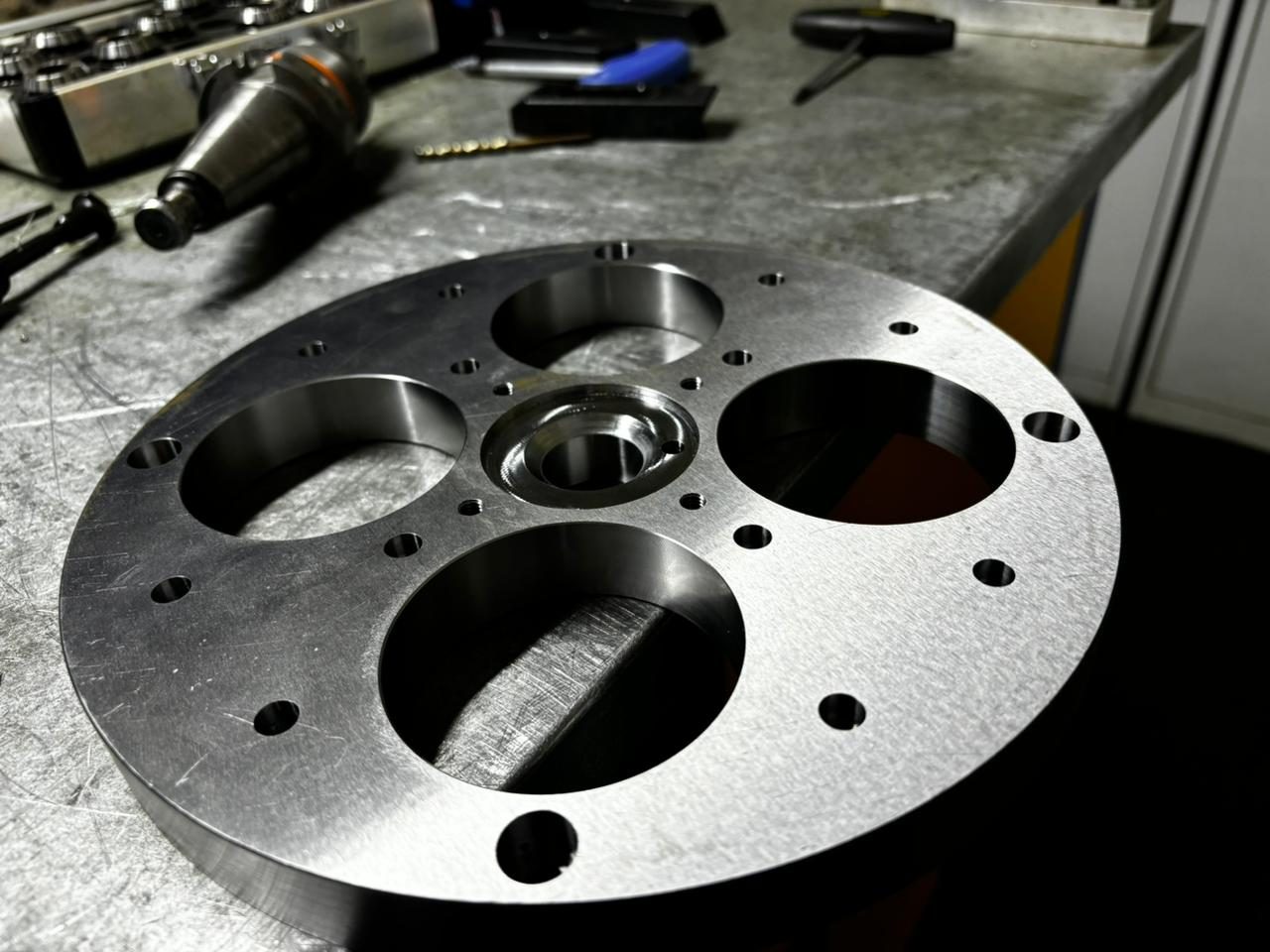 Large flange plate