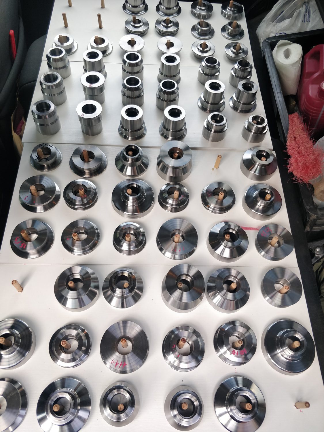Array of precision nozzles